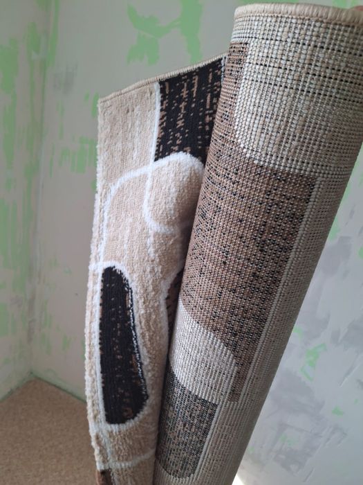 Продам ковер в хорошем состояний, размер 2 на 1.5 м