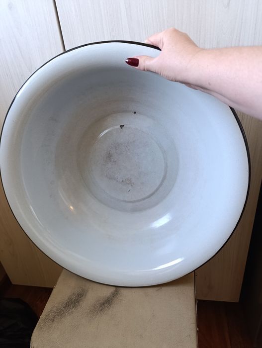 Эмалированный таз