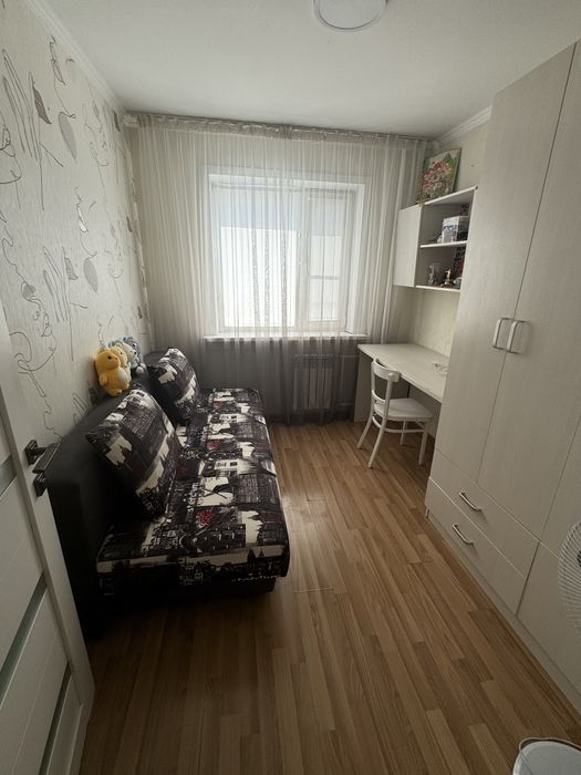 4комн квартира продам