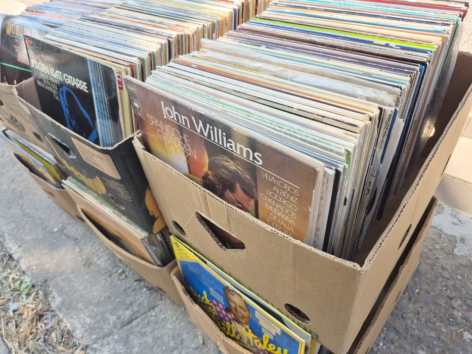 Vând Lot 150 Discuri Vinil colectie muzica usoara mixta straina
