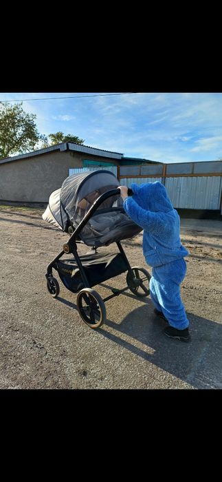 Коляска прогулочная