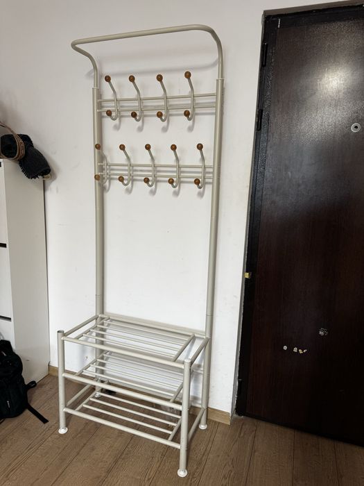 Cuier metalic cu pantofar. Predare personala!