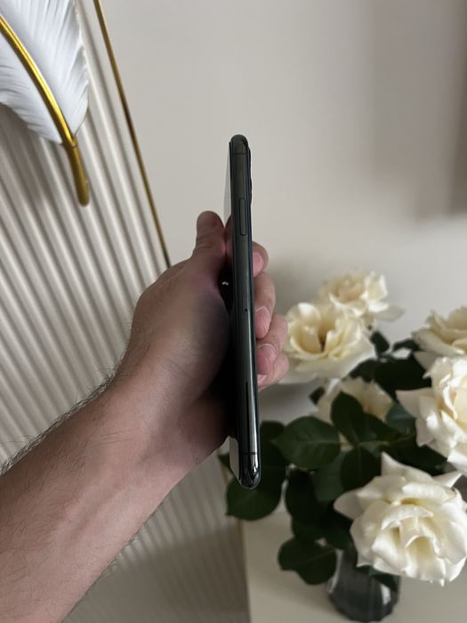 Продам IPhone 11 pro max 64gb