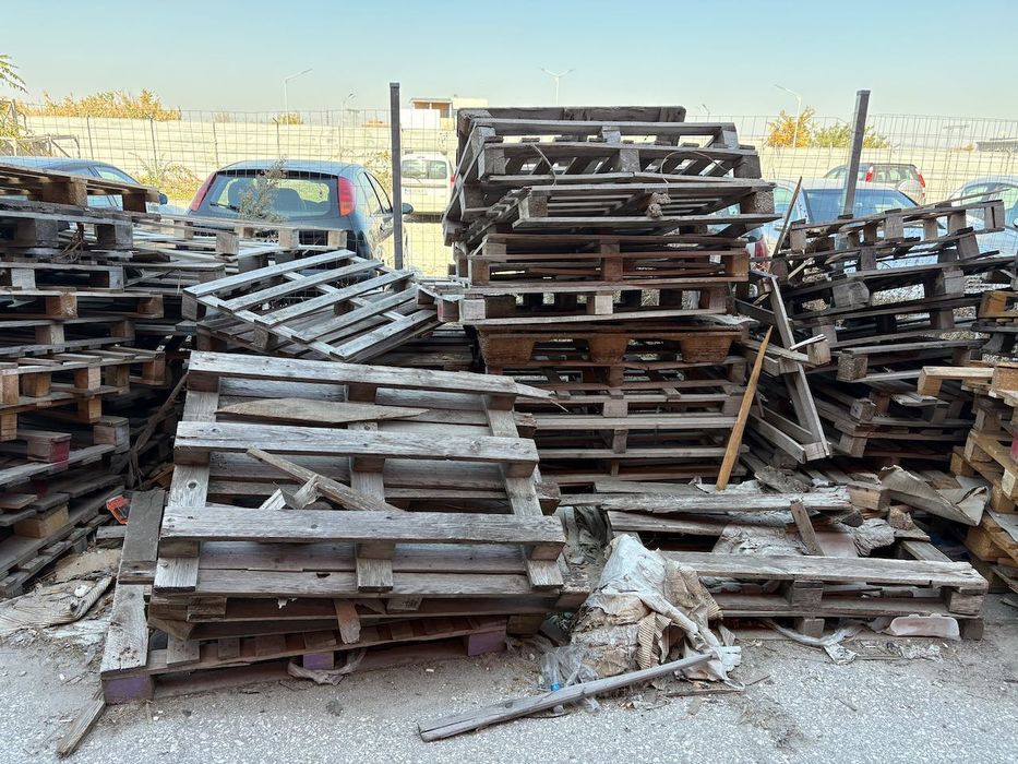 Счупени палети за отопление