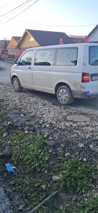 Vand sau schimb  Vw t5 8+1 motor 2.5 136 cp an 2008