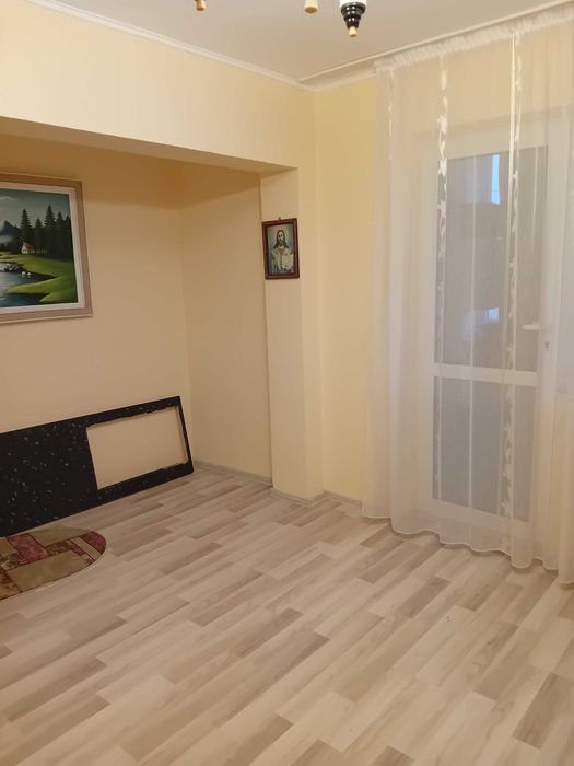Vanzare apartament 3 camere decomandate