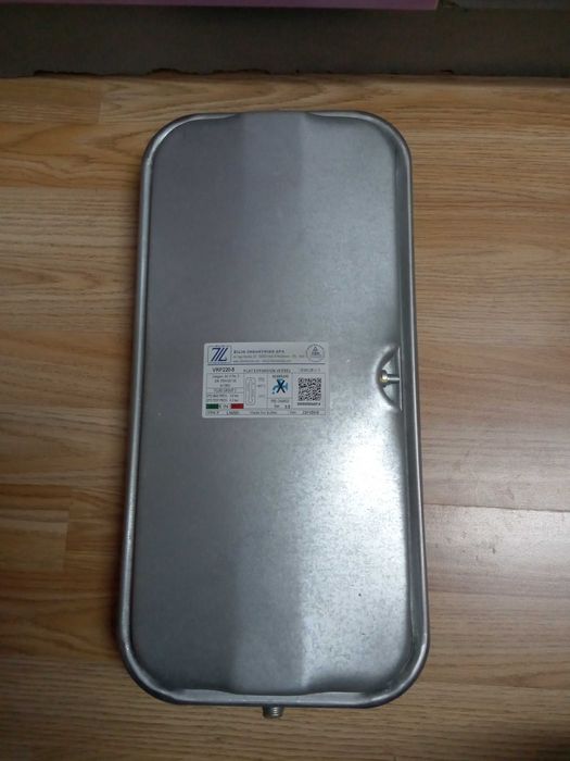 Vând vas de expansiune 8 litri