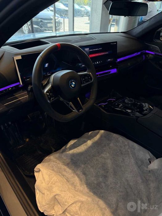 Продам новую BMW i5 M60 ! С официальной гарантией 8 лет+подарок