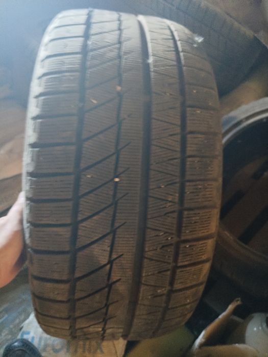 Продам шины всё сезона r20