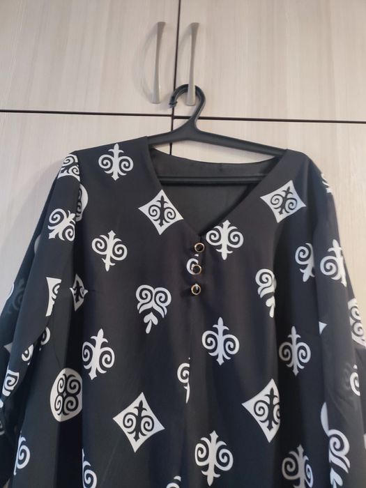 Продам новые платья