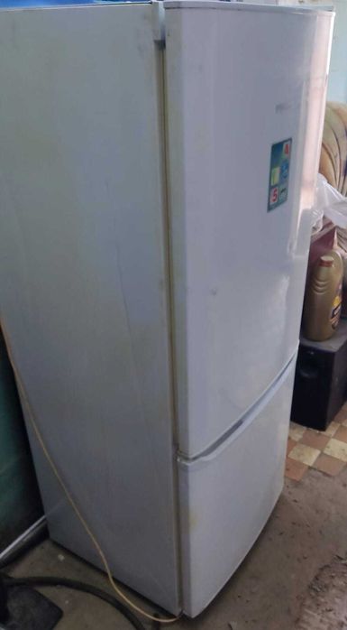 Продам Двухкамерный холодильник