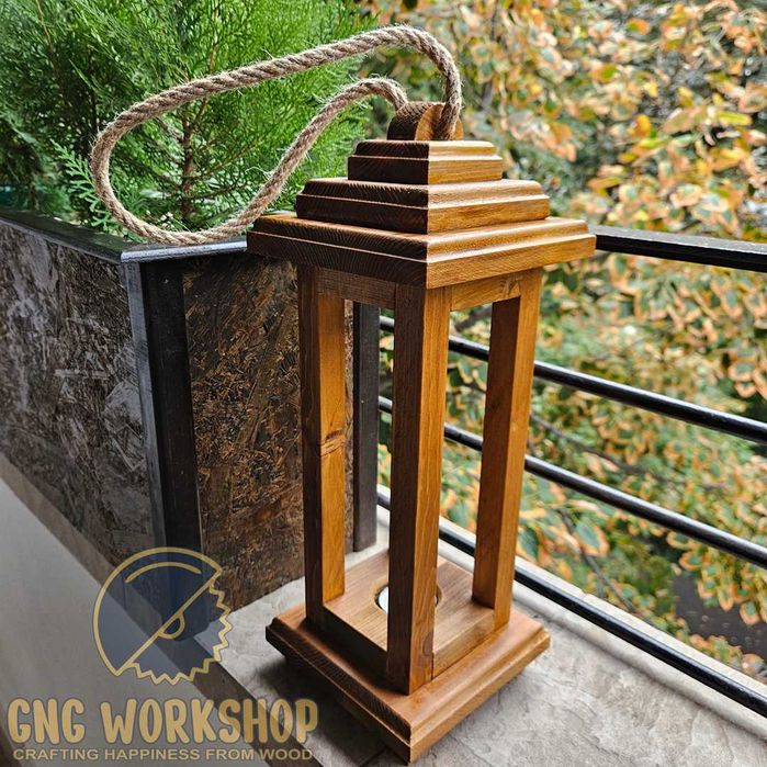 Декоративен фенер от масивна дървесина