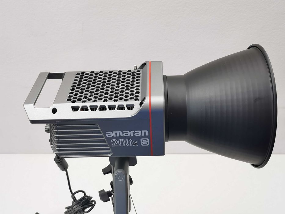 Amaran 200x S (Bi-Color) професионално LED осветление