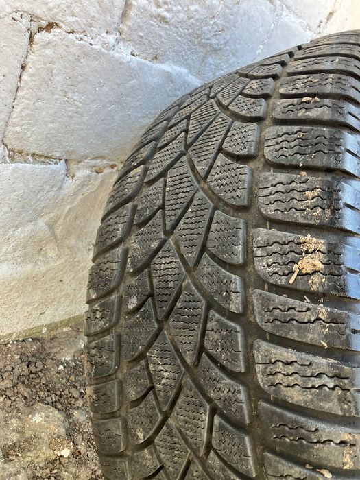 Продавам гуми. Dunlop 19