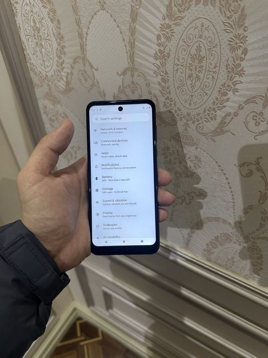 Motorolla kelishtirib beraman yangi zaryadi 2 kunga yetadi