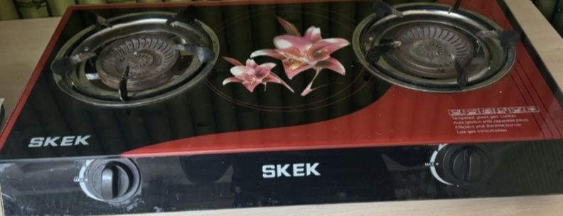 Продам газовую плиту