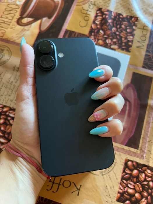 iPhone 16 - с кутия и оригинално зарядно