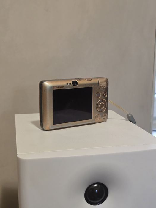 Canon ixus 100 is