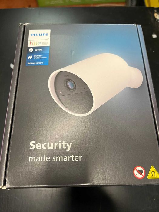 Cameră de securitate inteligentă Philips Hue Secure, cu baterie, 1080p, interior sau exterior
