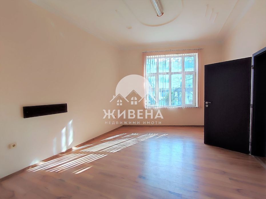 Офис в Идеален център, гр. Варна, до Адвокатска градинка, площ 75 кв.м