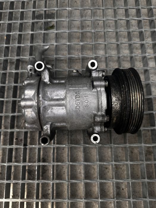 Compresor clima AC  Nissan Micra 1.5 DCI  cod 8200953359A an 2009 - 2012 Mercedes Citan