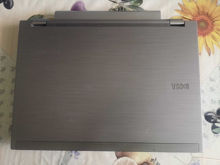 Лаптоп DELL Latitude e6410