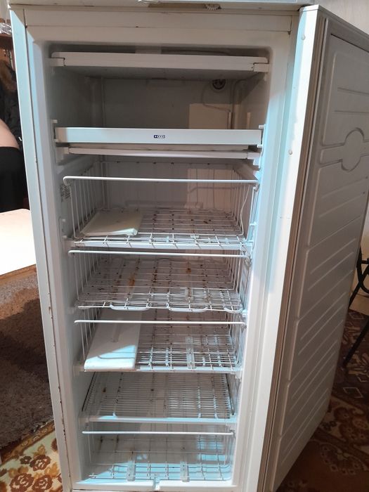 Продам срочно морозильник.