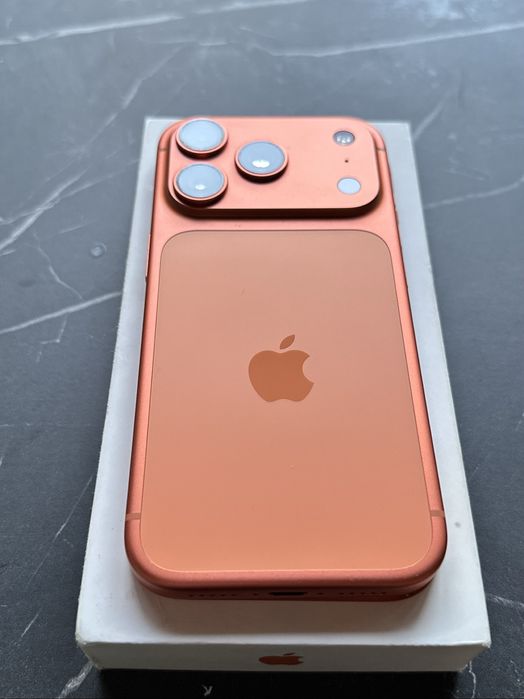 IPhone 17 Pro 256GB Cosmic Orange