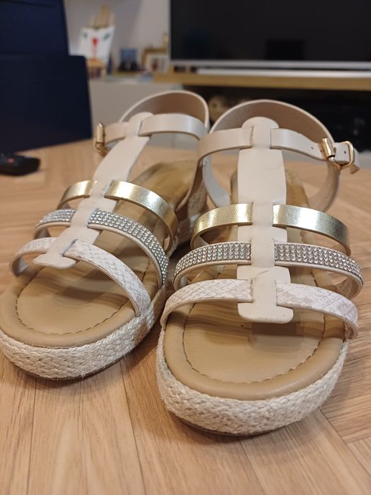 Елегантни детски сандали 32 номер