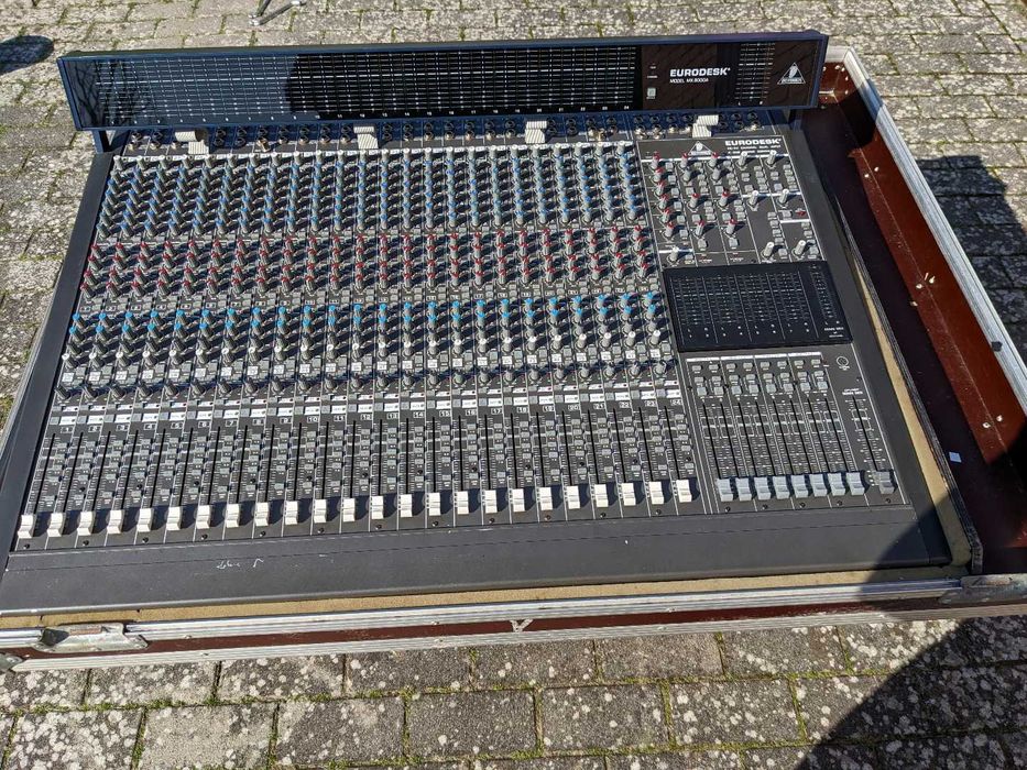 Mixer Profesional 48 canale Behringer MX8000A +MeterBridge