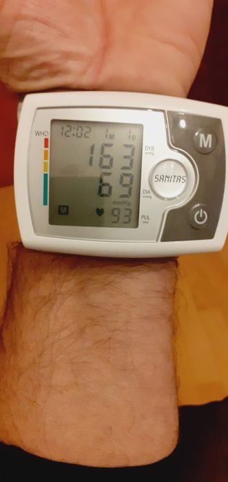tensiometru de încheietura măinii