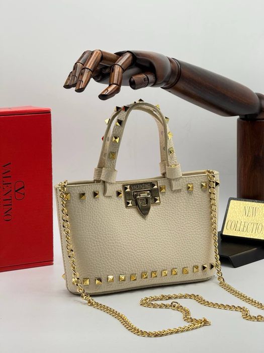 Geanta Valentino noua !!! Dimensiuni 22/14 !!!