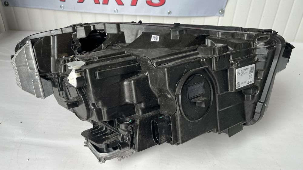 Ляв и десен фар Mercedes GLA w247 2019-