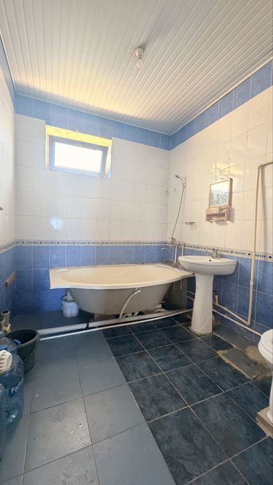 zudlik bilan fargona shaxar frunze masifda 2xonali kv ijaraga beriladi