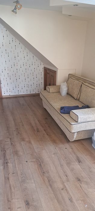 Închiriez casa in car Glodeni Pucioasa complet utilata