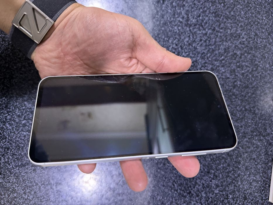 samsung a56 pamit 8.128g holati yahwi karopka bor oqip tel qlila