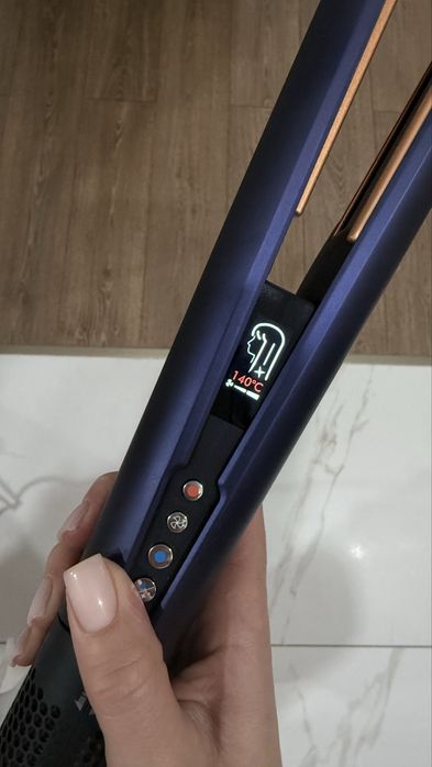 Утюжок-фен Dyson Airstrait