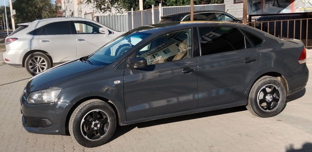 Продам авто поло седан