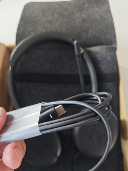 ЧИСТО НОВИ: Jabra Evolve2 30 headsets - 3 броя за общо 99 евро!