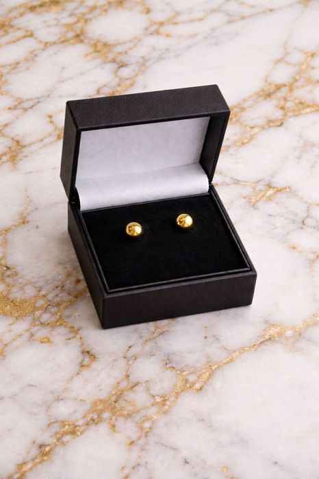 Подарявам нови, елегантни обеци