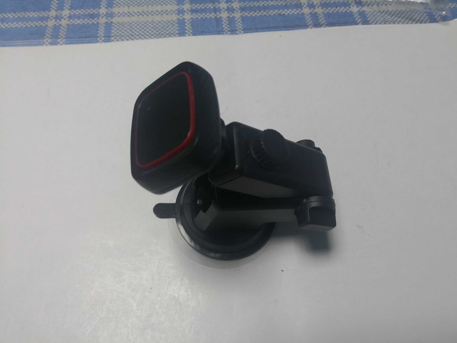 Suport telefon magnetic cu ventuza