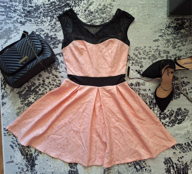 Дамска рокля, в отлично състояние