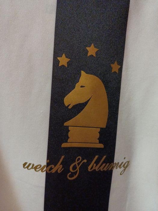 Продавам фланелка JAKO