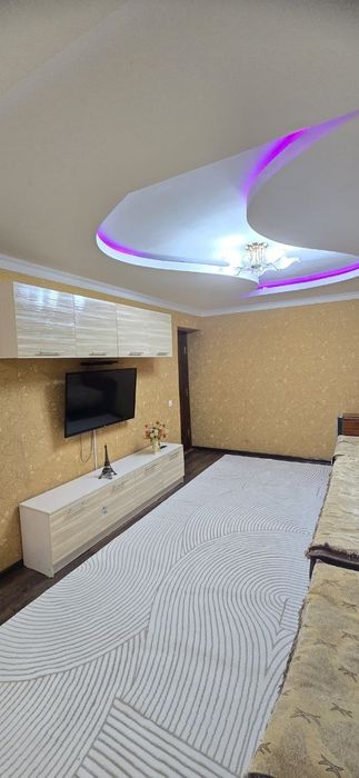 Продам чиланзар 26.  Двух комнатная.  Балкон 2*6