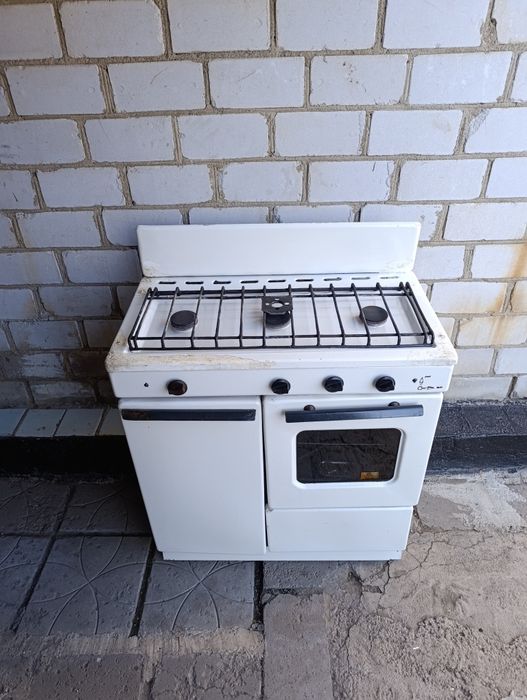 Продам газ плиту! Три конфорки!