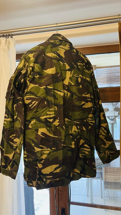 Vand costum militar marimea 52