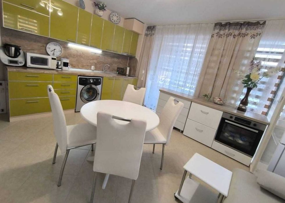 Продава се Двустаен апартамент в Поморие - 70 кв.м за 1643 €/кв.м - Снимка #2