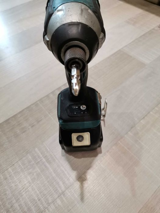 Акумулаторен ударен винтоверт/гайковер Makita DTD 154