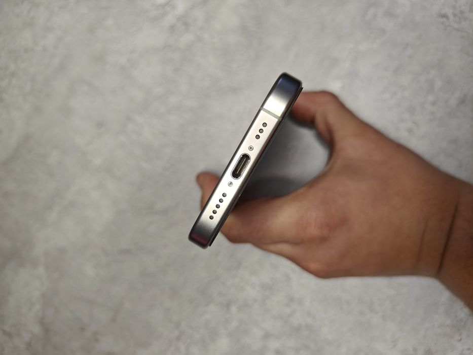 iPhone 15 pro, 256ГБ. Natural Titanium