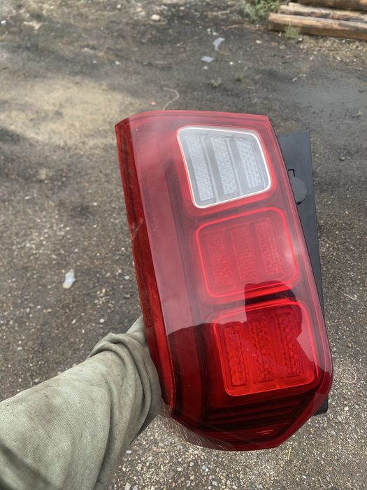 Продам задний фонарь на полисад